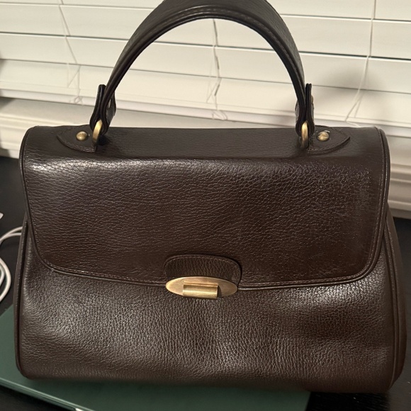 Elegant Brown Leather Handbag - Picture 1 of 5